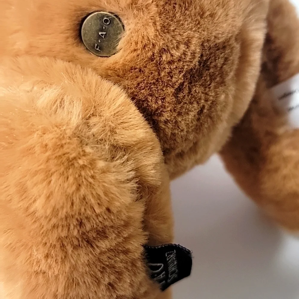𝅺F.A.O. Schwartz 2021 Collector Bear